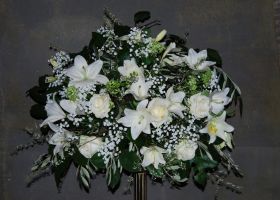 Hoeydekorasjon Hvite Blomster Roser Liljer